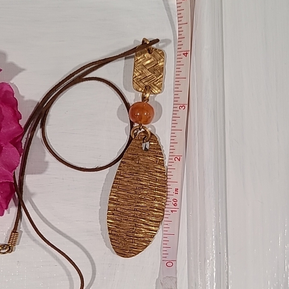 Gold Pendant Necklace - Picture 5 of 5